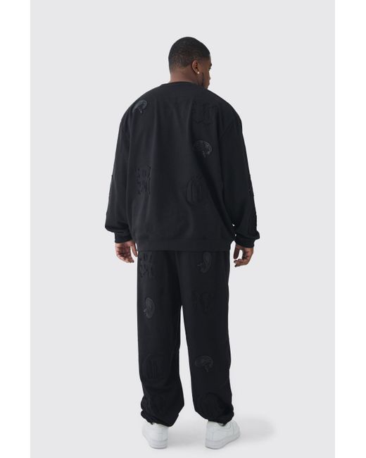 Black sweater and sweatpants hotsell