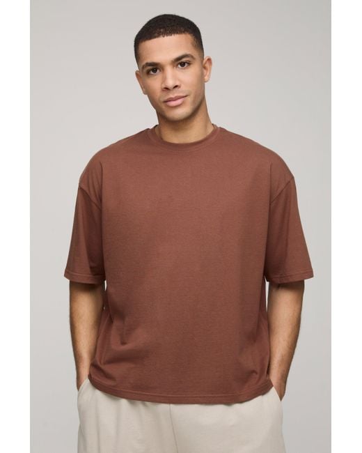 Camiseta Básica Oversize Recta Con Cuello De Caja Boohoo de color Brown