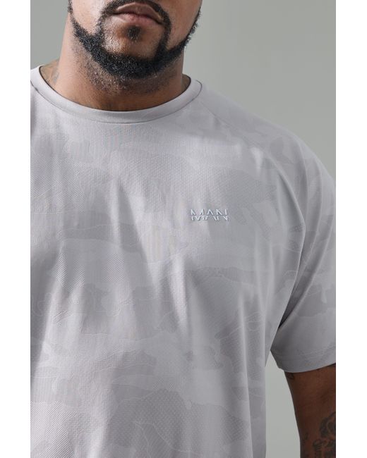 BoohooMAN Plus Man Active Camo Raglan Performance T-shirt in Gray für Herren