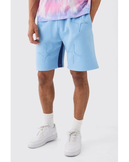 BoohooMAN Relaxed Blue Raw Applique Shorts für Herren