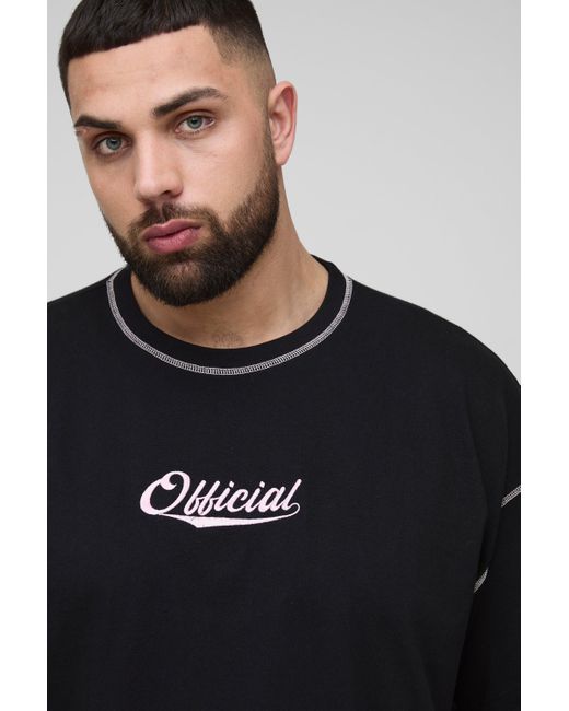 BoohooMAN Plus kastiges Oversize T-Shirt mit Official Stickerei und Kontrast-Naht in Black für Herren