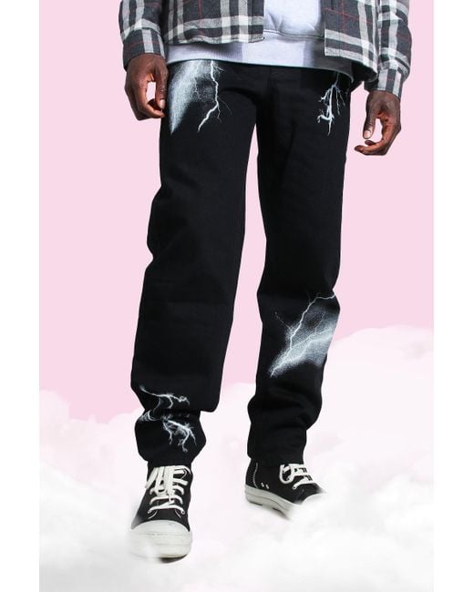 BoohooMAN Relaxed-Fit Jeans mit Blitz-Print in Black für Herren