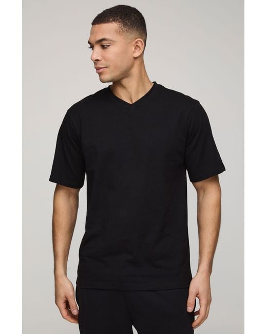 BoohooMAN Black Regular Fit Basic V Neck T-shirt for men