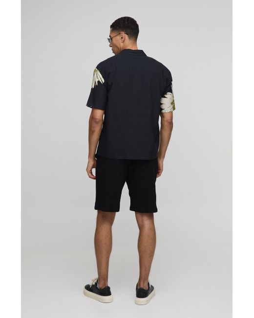 BoohooMAN Oversize Hemd in Leinenoptik mit floralem Print in Black für Herren