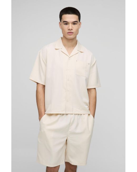 BoohooMAN Oversize Twill Hemd mit Taschen-Detail & Shorts in Natural für Herren