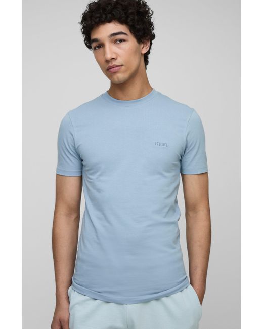 Hombre. Camiseta Básica Ajustada Al Músculo Con Cuello De Caja Boohoo de color Blue