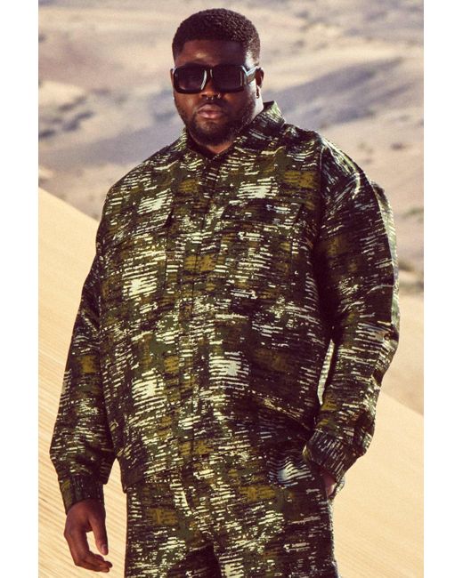 BoohooMAN Plus strukturiertes Camouflage Overshirt in Brown für Herren