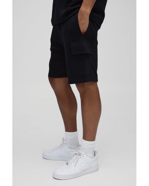 BoohooMAN Black Relaxed Fit Interlock Cargo Shorts for men
