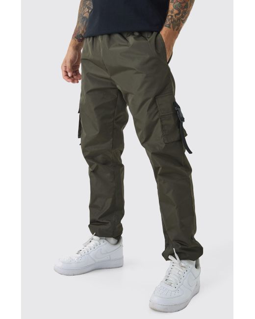 BoohooMAN Elasticated Waist Slim Fit Shell Cargo Sweatpants in