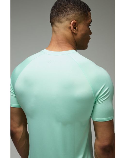 BoohooMAN Man Active Lightweight Essentials Gym Raglan T-Shirt in Green für Herren