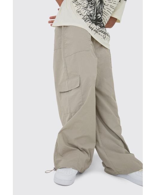 Elastic Waist Cargo Pocket Parachute Trousers Boohoo de color Gray