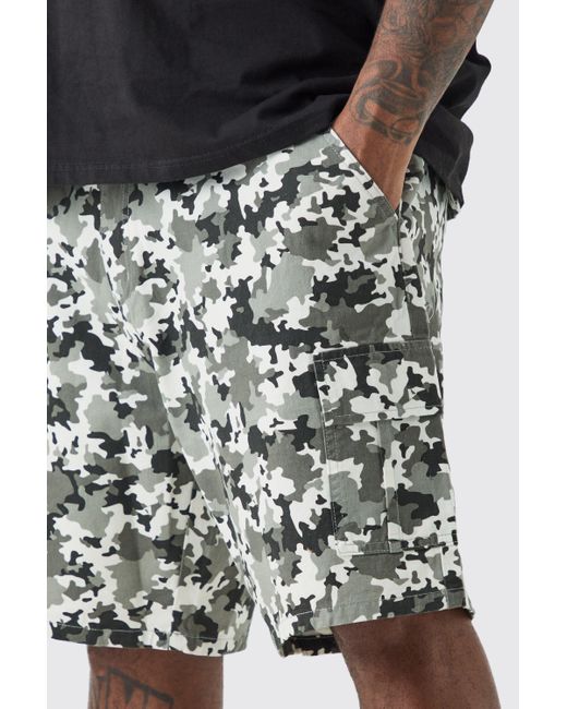 BoohooMAN Black Plus Fixed Waist Camo Twill Cargo Short for men