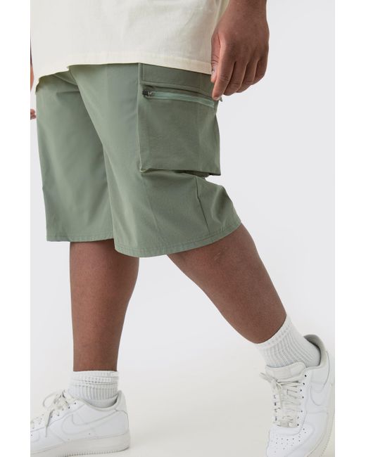 BoohooMAN Green Plus Elastic Relaxed Lightweight Stretch Cargo Short for men