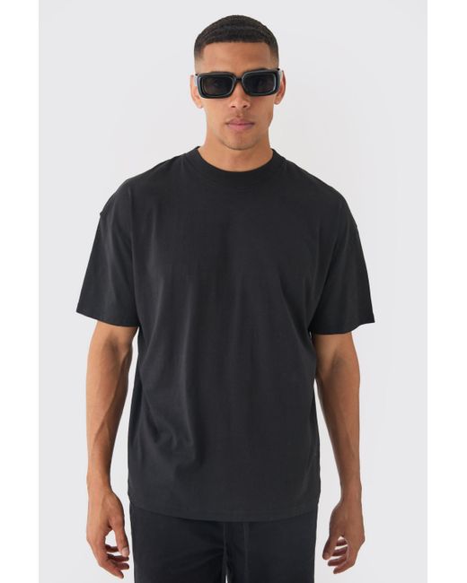 BoohooMAN Black Oversized Extended Neck Photographic T-shirt for men