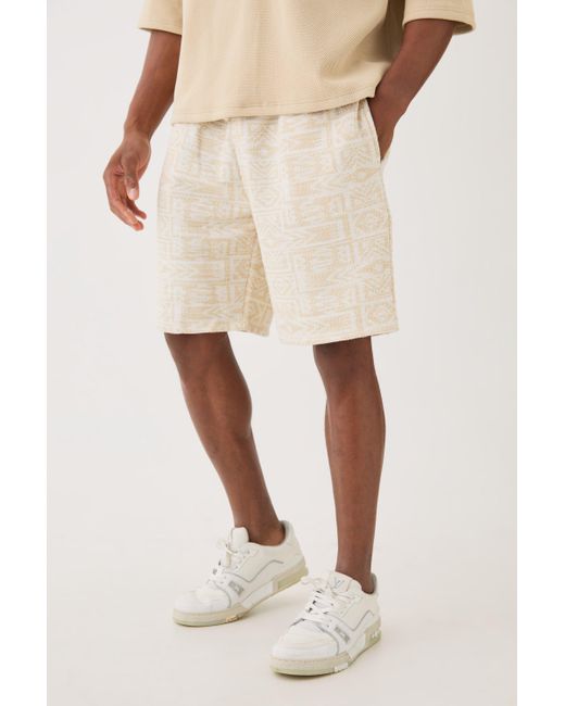 BoohooMAN Relaxed Fit Mid Length Jacquard Short in Natural für Herren