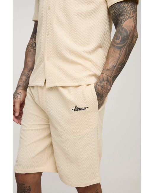 BoohooMAN Tall besticktes Hemd und lockere Shorts in Natural für Herren