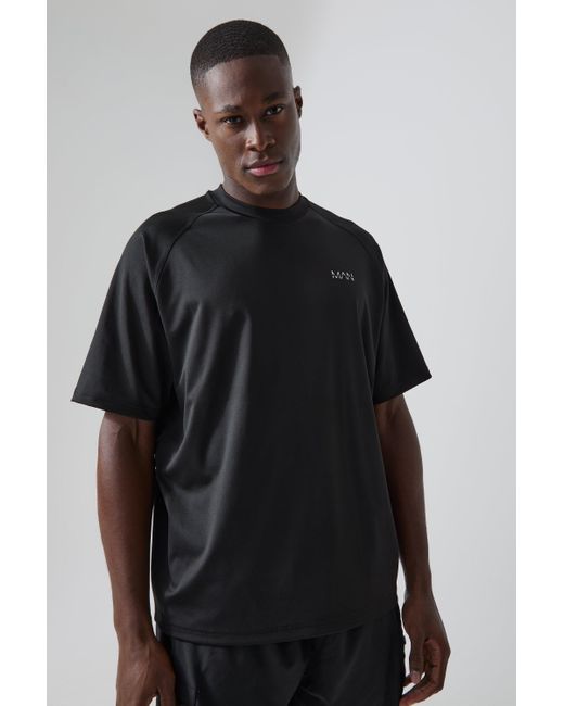 BoohooMAN Man Active Raglan Oversized T-shirt in Black for Men