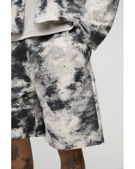 BoohooMAN Tall lockere Twill-Shorts mit abstraktem Print in Gray für Herren