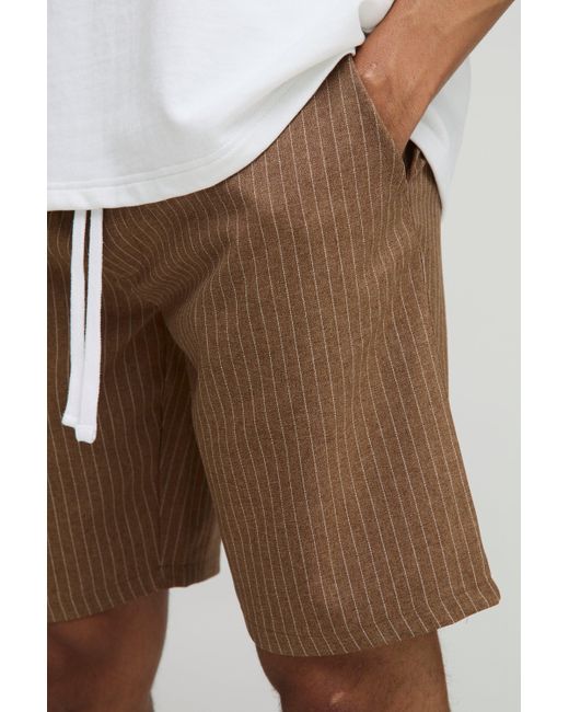 Pantalón Corto Holgado Con Cintura Elástica Y Raya Diplomática Boohoo de color Brown