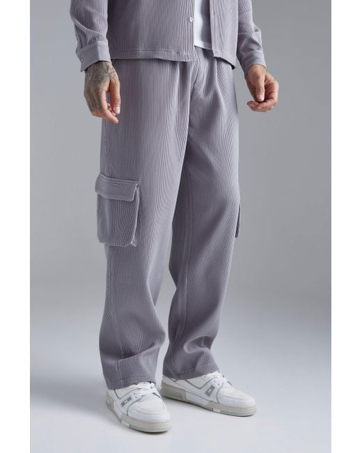 BoohooMAN Elastic Waist Relaxed Fit Cargo Pleated Trouser in Grey