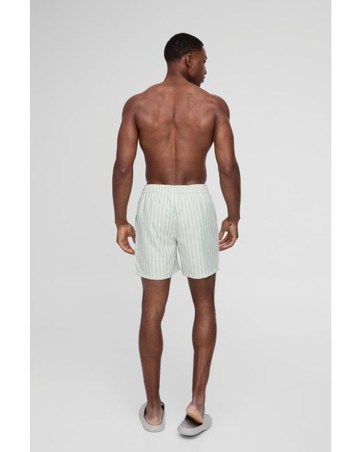 BoohooMAN Mittellange, gestreifte Badehose in White für Herren