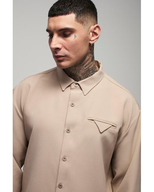 BoohooMAN Tall Stretch Oversize Hemd mit Taschen-Detail in Natural für Herren