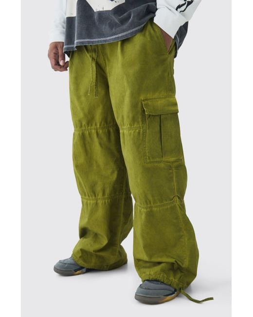 BoohooMAN Green Plus Elasticated Waist Oil Wash Baggy Fit Cargo Pants for men