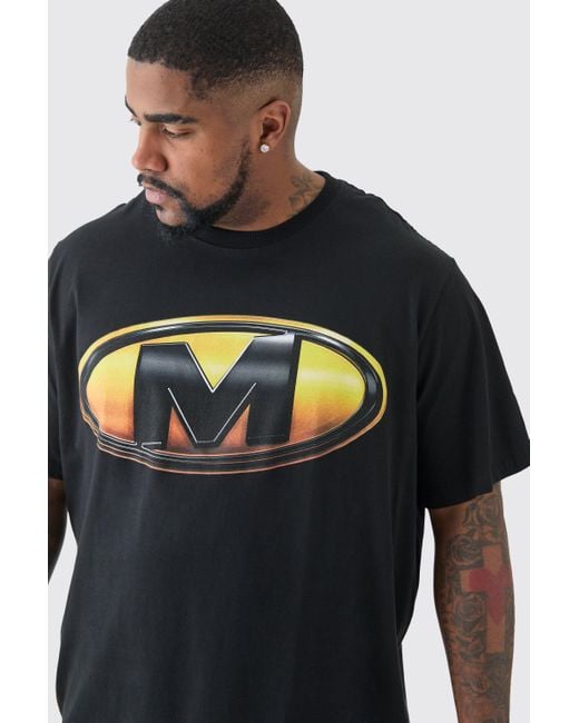 Plus Core Fit M Logo Print T-Shirt Boohoo de color Black