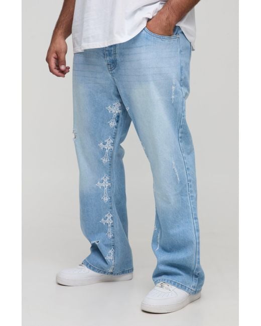 BoohooMAN Plus zerrissene Slim-Fit Schlagjeans mit Kreuz-Stickerei in Blue für Herren