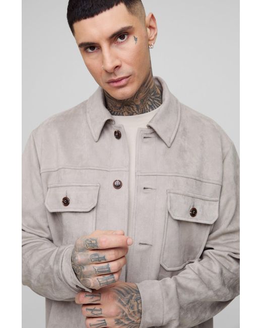 BoohooMAN Tall Cargo-Shacket aus Wildleder-Imitat in Natural für Herren