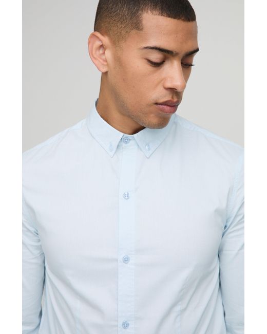 BoohooMAN Langärmliges Slim-Fit Basic Hemd mit Kragen in White für Herren