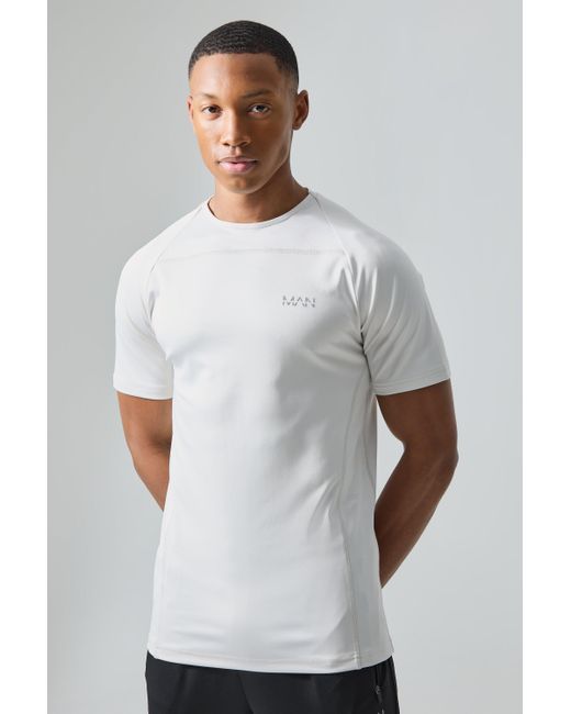 BoohooMAN White Man Active Camo Muscle Fit Raglan T-shirt for men
