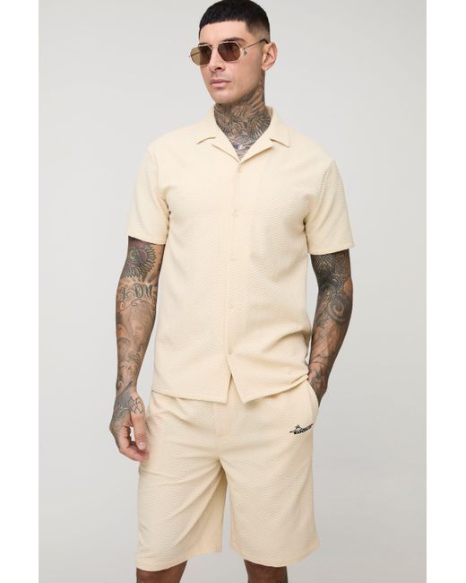 BoohooMAN Tall besticktes Hemd und lockere Shorts in Natural für Herren