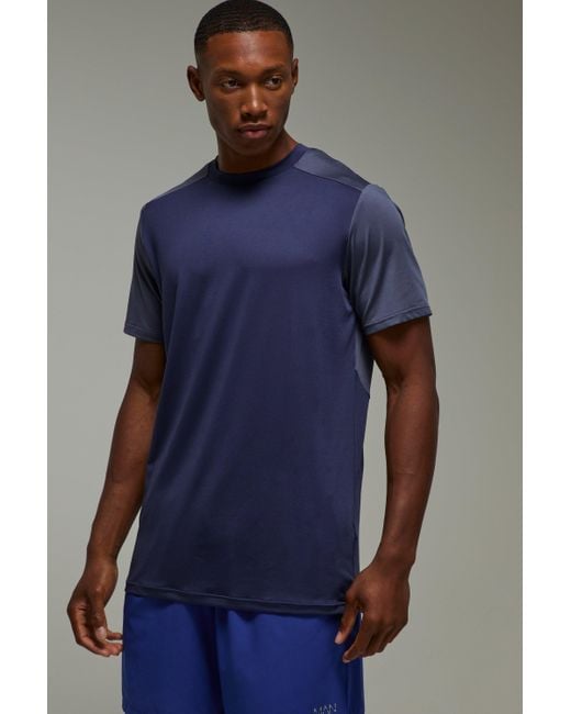 BoohooMAN Blue Active Lightweight Colour Block Regular Fit Gym T-Shirt