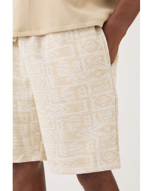BoohooMAN Relaxed Fit Mid Length Jacquard Short in Natural für Herren