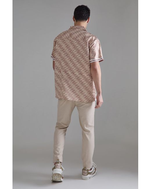 BoohooMAN Oversized Short Sleeve Monogram Satin Shirt in Brown für Herren