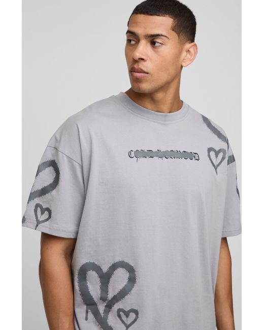 Conjunto Oversize Recto De Pantalón Corto Y Camiseta Con Estampado De Corazón Boohoo de color Gray