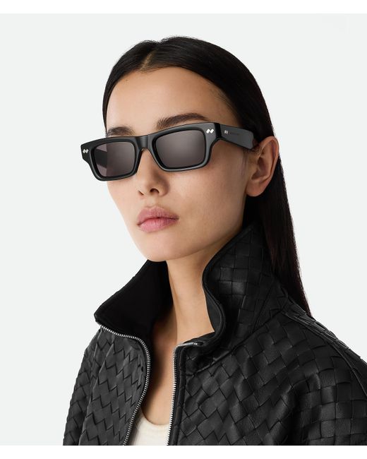 新作【Bottega Veneta】ディジー スクエア サングラス、ブラック 新作【Bottega Veneta】ディジー スクエア サングラス、ブラック
