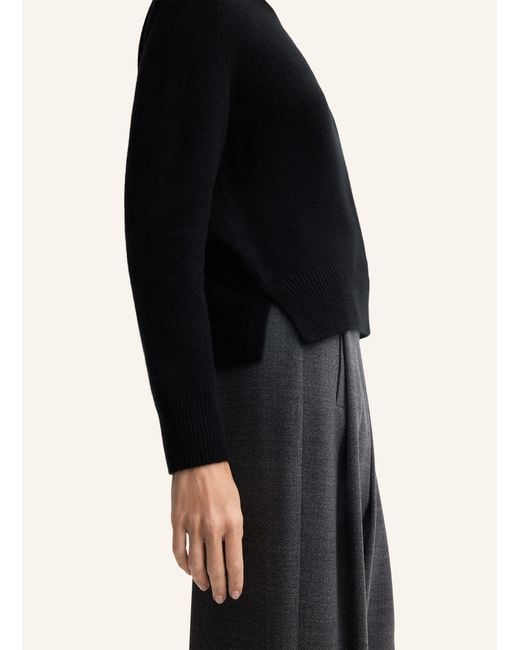 Windsor. Black Pullover