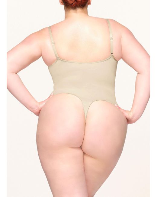 Skims Natural Shape-Body SEAMLESS SCULPT
