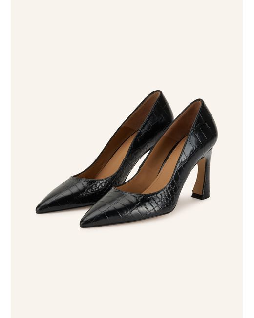 Flattered Black Pumps