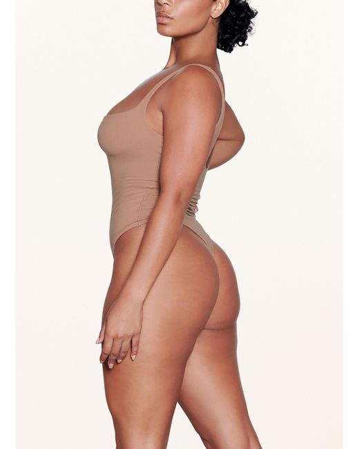 Skims White String-Body FITS EVERYBODY