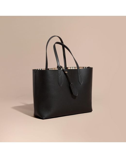 Burberry The Medium Reversible Tote In Haymarket Check And Leather Black