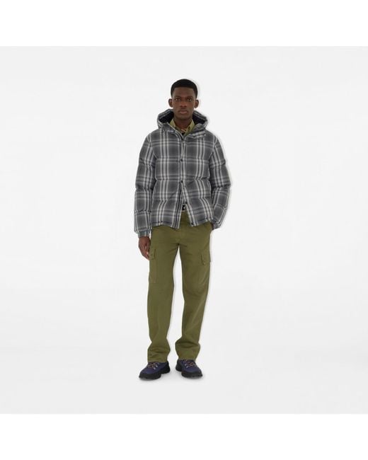 Ombré Check Hooded Puffer Jacket Burberry pour homme en coloris Gray