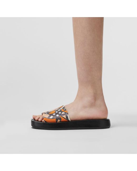 Burberry top graffiti slides
