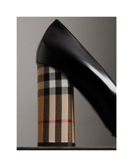 Lake Taupo vervagen Phalanx Burberry Patent Leather And Vintage Check Block-heel Pumps in Black | Lyst