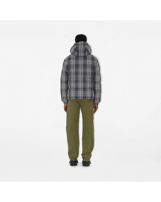 Ombré Check Hooded Puffer Jacket Burberry pour homme en coloris Gray