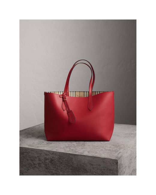 Burberry The Medium Reversible Tote In Haymarket Check And Leather Poppy Red