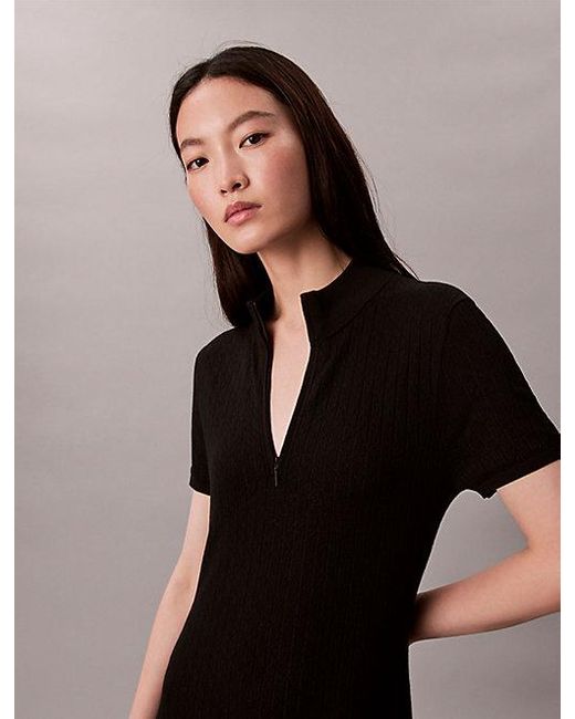 Calvin Klein Black Kleid Mit Reißverschlussausschnitt Und Logo-Jacquardmuster