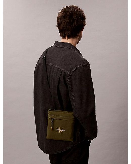 Calvin Klein Nylon Flatpack Met Monogram-Logo in het Green voor heren